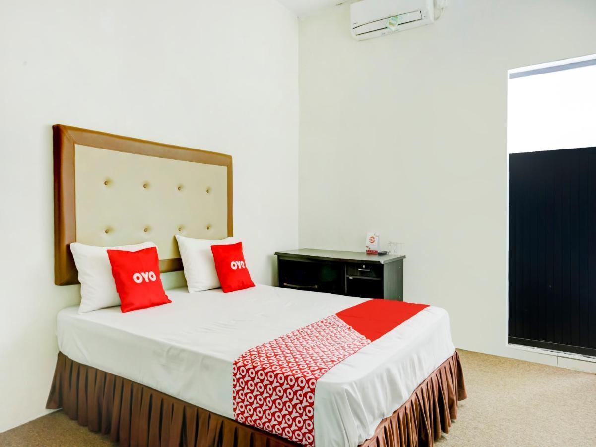 Oyo 3884 Dixie Syariah Guest House Samarinda Exterior foto